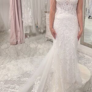 Elegant White Lace Wedding Dress